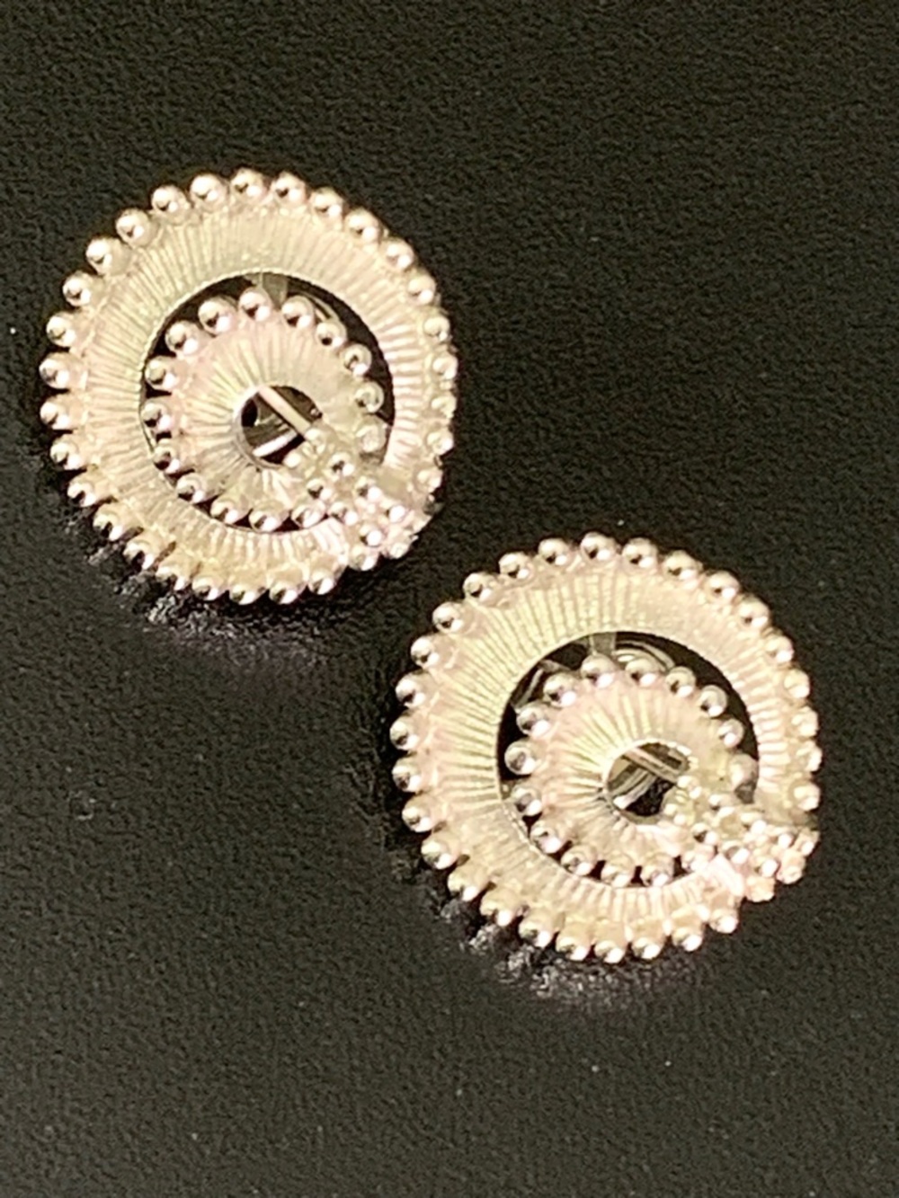 Vintage Crown TRIFARI Signed Round Circle Textured Rhodium Plated Clip On Earrin